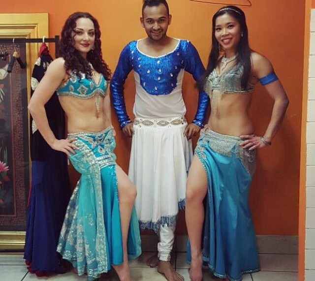 bollywood-and-belly-dancers